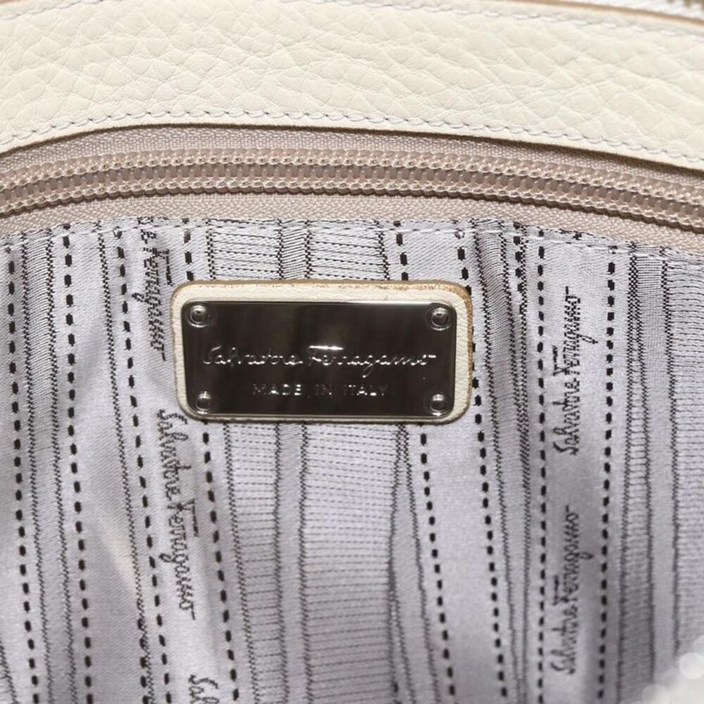 Salvatore Ferragamo Gancini Leather White Leather Shoulder Bag Bag - Picture 6 of 16
